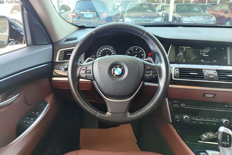 Used BMW 5 Series GT 2014 535i Leading Model Steering Wheel
