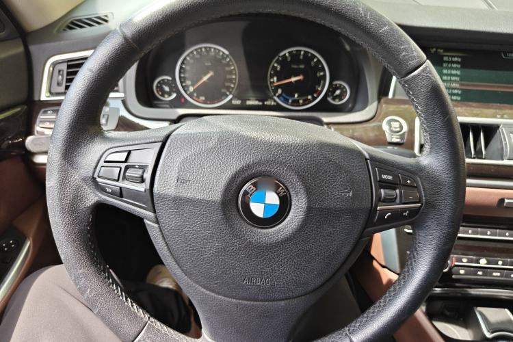 Used BMW 5 Series GT 2014 528i Leading Model Steering Wheel