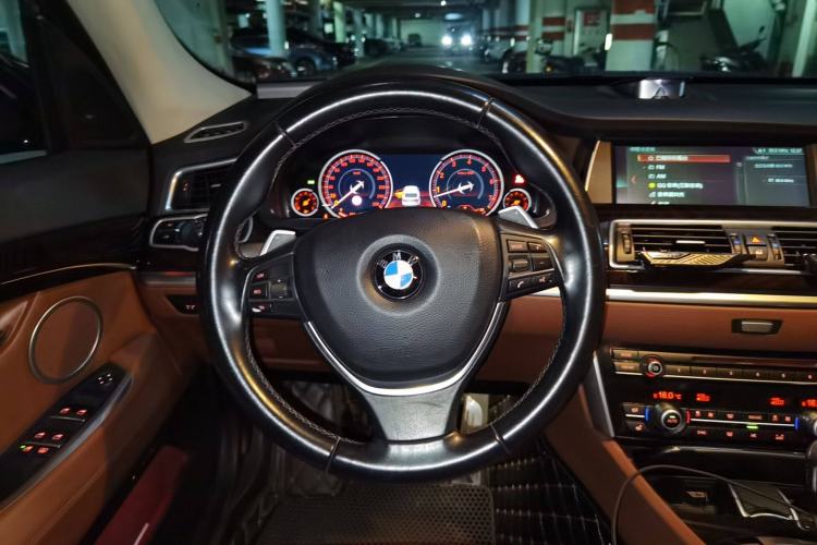 Used BMW 5 Series GT 2014 535i Leading Model Steering Wheel
