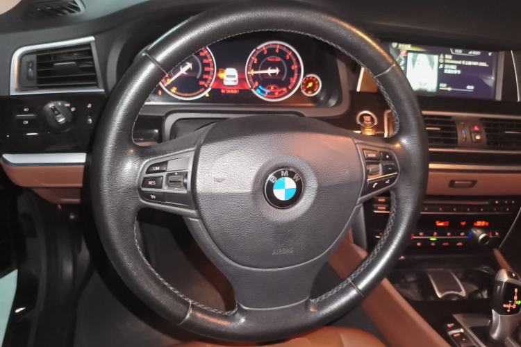 Used BMW 5 Series GT 2014 528i Leading Model Steering Wheel