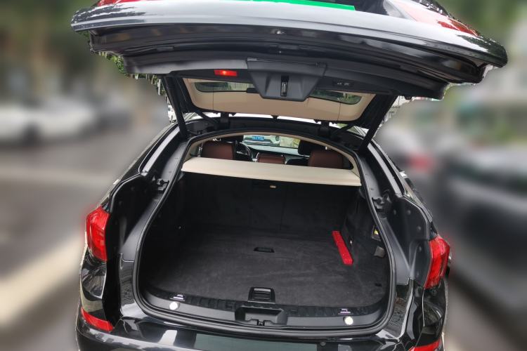 Used BMW 5 Series GT 2014 535i Leading Model Trunk