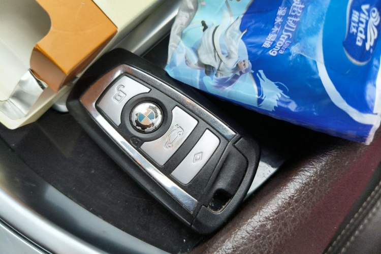 Used BMW 5 Series GT 2014 528i Luxury Edition Vehicle Key