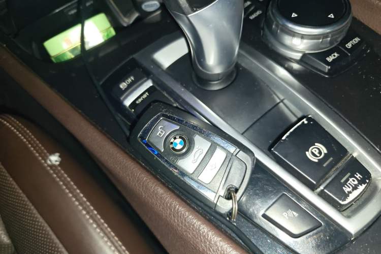 Used BMW 5 Series GT 2014 528i Luxury Edition Vehicle Key