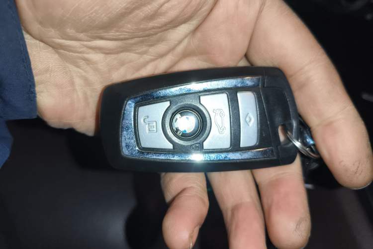 Used BMW 5 Series GT 2014 528i Luxury Edition Vehicle Key