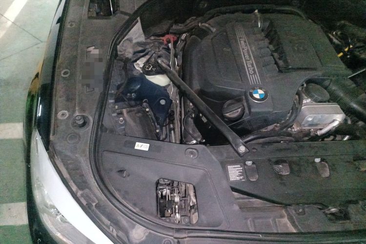 Used BMW 5 Series GT 2014 535i xDrive Engine Bay Right