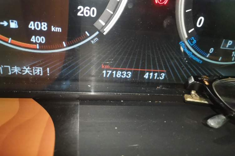 Used BMW 5 Series GT 2014 528i Leading Model Odometer Close Up