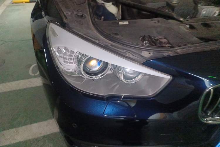 Used BMW 5 Series GT 2014 535i xDrive Right Front Headlight