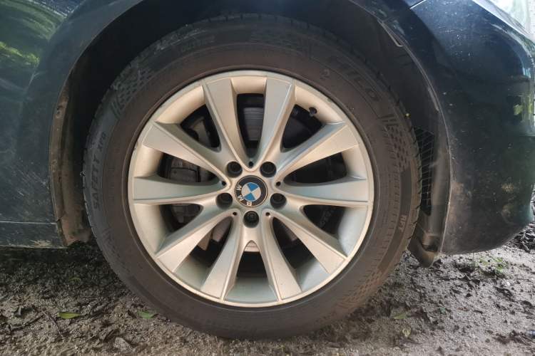 Used BMW 5 Series GT 2014 528i Leading Model Right Front Wheel Hub
