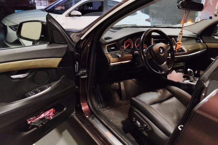 Used BMW 5 Series GT 2014 535i Luxury Edition Driver Seat