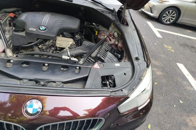 Used BMW 5 Series GT 2014 528i Leading Model Engine Bay Left