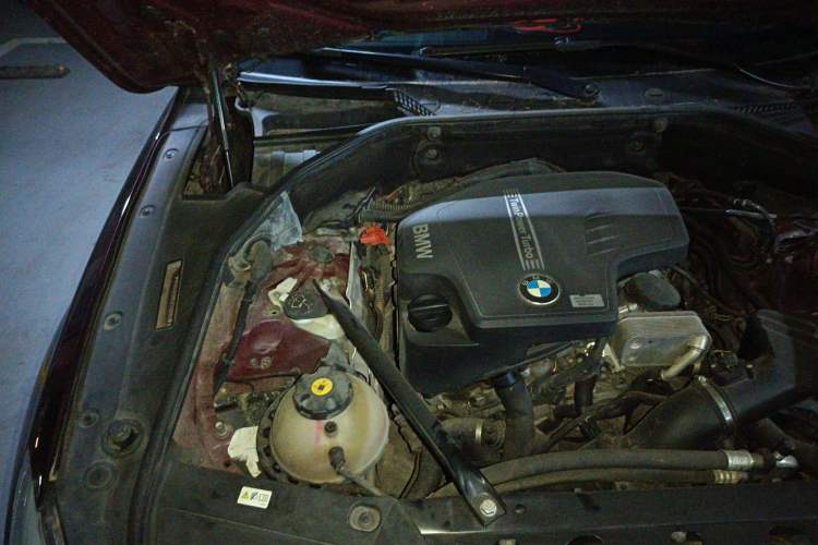 Used BMW 5 Series GT 2014 528i Leading Model Engine Bay Right
