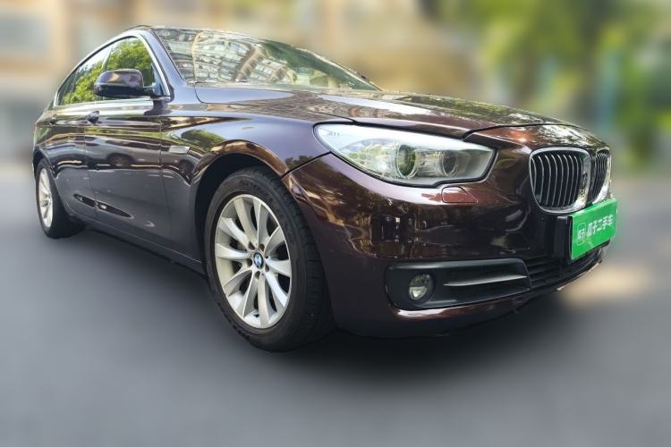 Used BMW 5 Series GT 2014 528i Leading Model Front Right 45 Deg