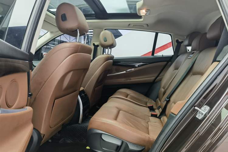 Used BMW 5 Series GT 2014 528i Leading Model Interior 3