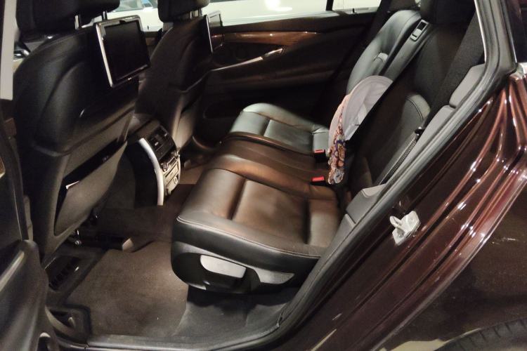 Used BMW 5 Series GT 2014 535i Luxury Edition Left Rear Seat