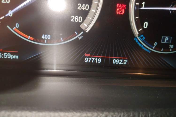 Used BMW 5 Series GT 2014 528i Luxury Edition Odometer Close Up