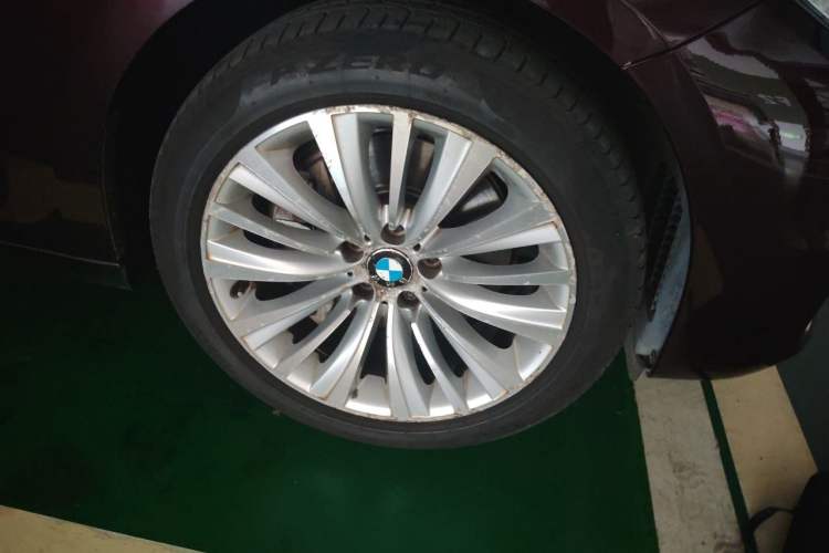 Used BMW 5 Series GT 2014 528i Luxury Edition Right Front Wheel Hub