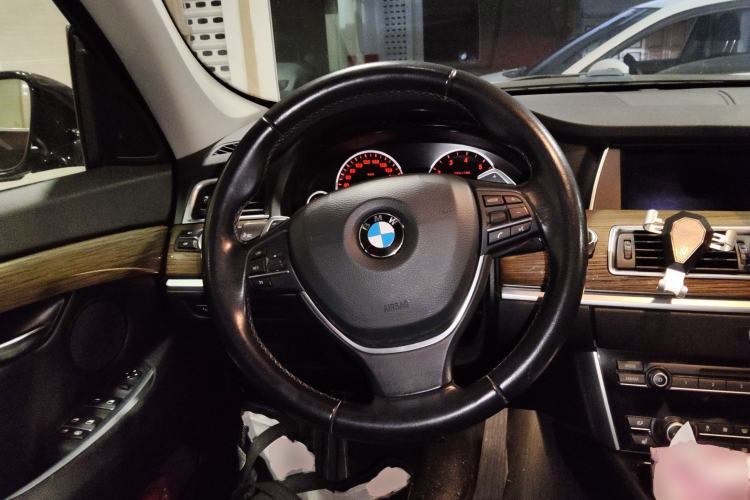 Used BMW 5 Series GT 2014 535i Luxury Edition Steering Wheel