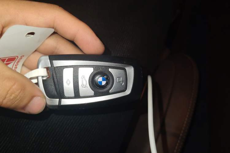 Used BMW 5 Series GT 2014 528i Luxury Edition Vehicle Key