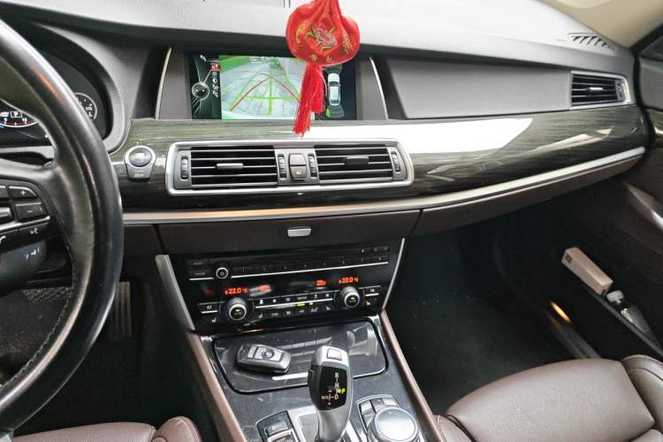 Used BMW 5 Series GT 2014 528i Luxury Edition Audio And AC Panel
