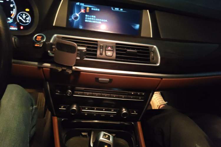 Used BMW 5 Series GT 2014 528i Leading Model Audio And AC Panel