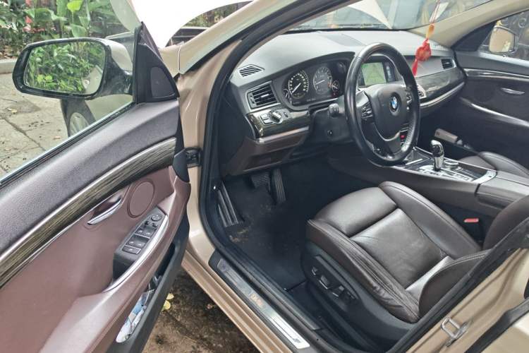 Used BMW 5 Series GT 2014 528i Luxury Edition Driver Seat