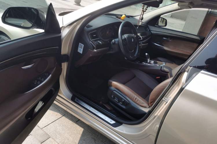 Used BMW 5 Series GT 2014 528i Luxury Edition Driver Seat