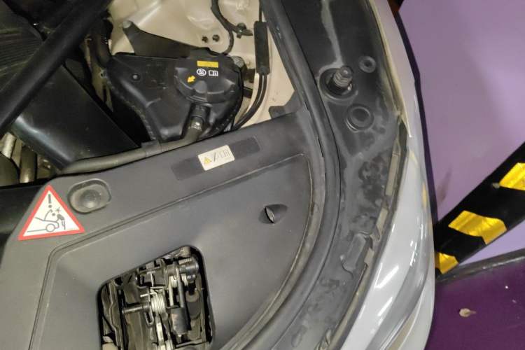 Used BMW 5 Series GT 2014 535i Leading Model Engine Bay Left