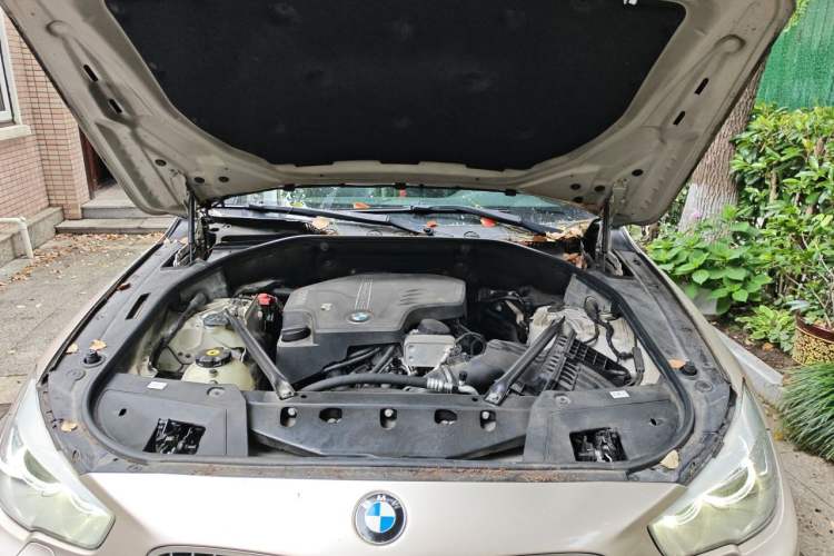 Used BMW 5 Series GT 2014 528i Luxury Edition Engine Bay