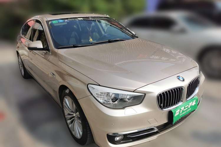 Used BMW 5 Series GT 2014 528i Luxury Edition Front Right 45 Deg