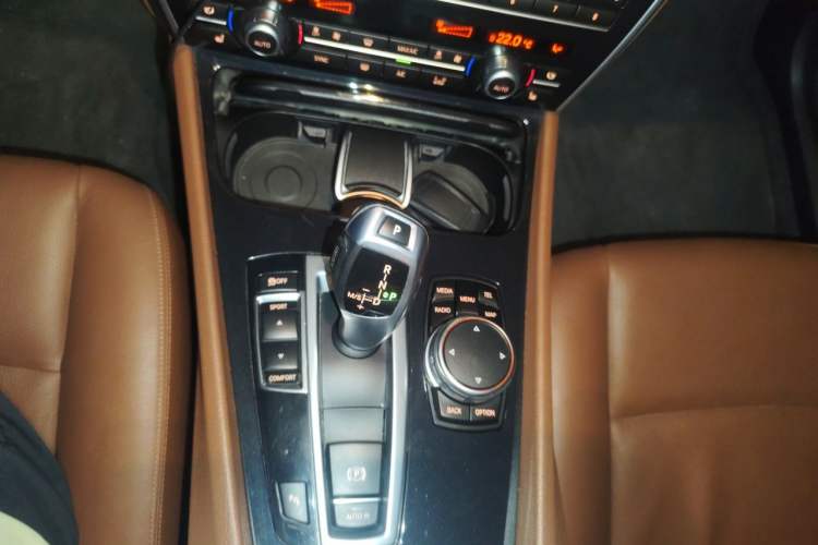 Used BMW 5 Series GT 2014 535i Leading Model Gear Lever