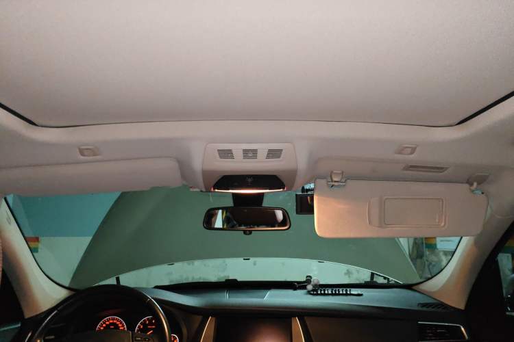 Used BMW 5 Series GT 2014 528i Leading Model Headliner