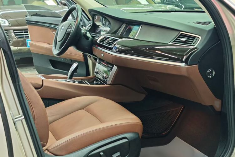 Used BMW 5 Series GT 2014 528i Leading Model Interior 3