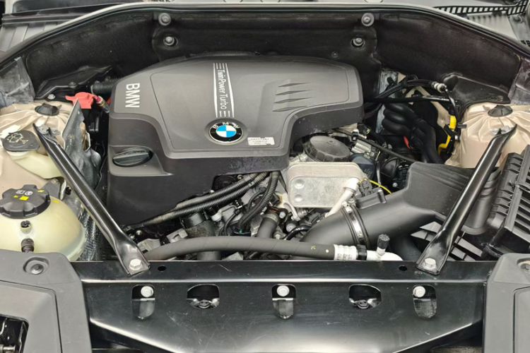 Used BMW 5 Series GT 2014 528i Leading Model Interior 5