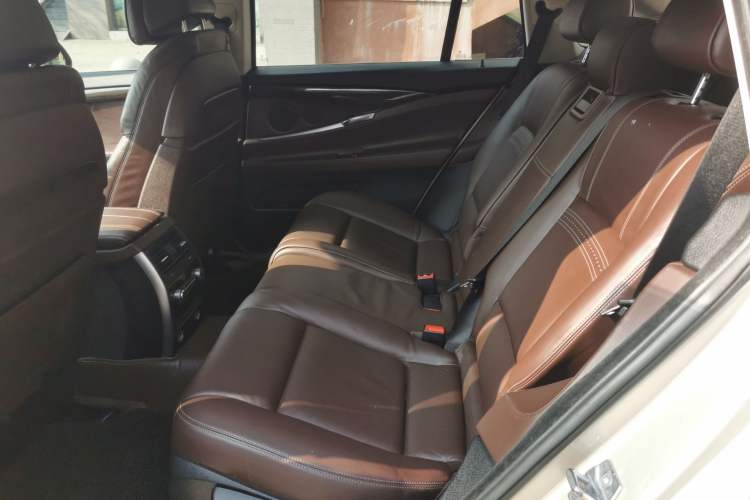 Used BMW 5 Series GT 2014 528i Luxury Edition Left Rear Seat