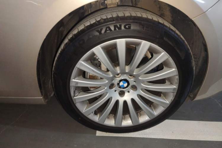 Used BMW 5 Series GT 2014 535i Leading Model Right Front Wheel Hub