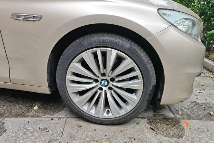 Used BMW 5 Series GT 2014 528i Luxury Edition Right Front Wheel Hub
