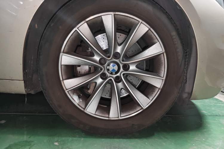 Used BMW 5 Series GT 2014 528i Leading Model Right Front Wheel Hub