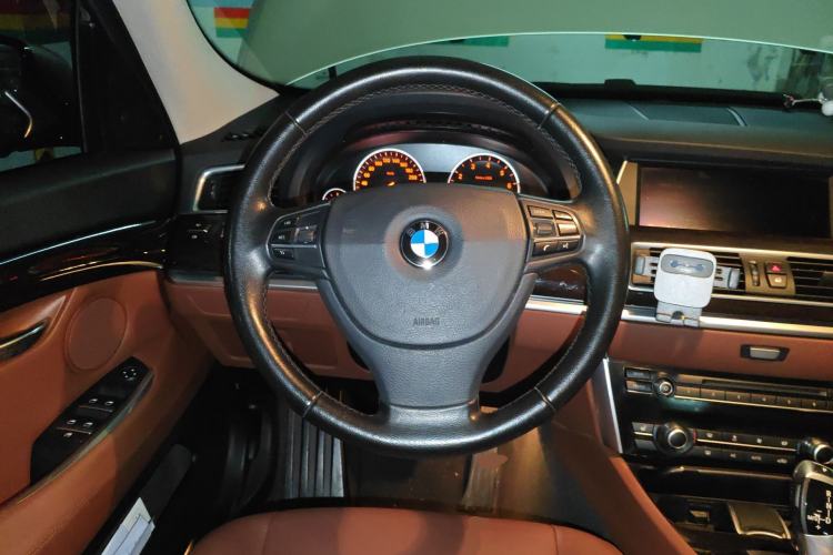 Used BMW 5 Series GT 2014 528i Leading Model Steering Wheel
