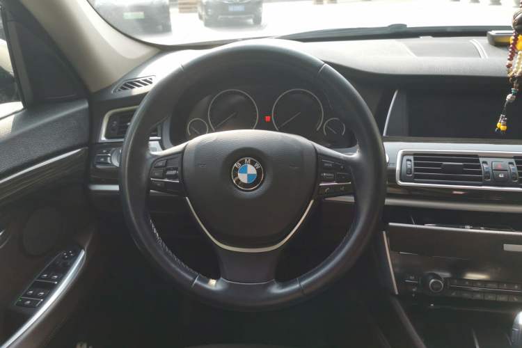Used BMW 5 Series GT 2014 528i Luxury Edition Steering Wheel