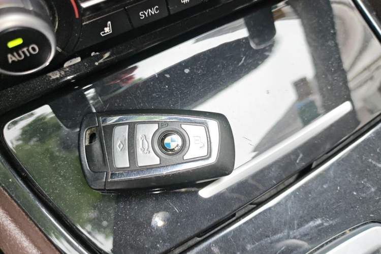 Used BMW 5 Series GT 2014 528i Luxury Edition Vehicle Key