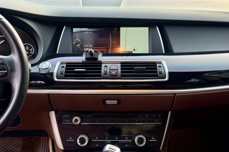 Used BMW 5 Series GT 2014 528i Leading Model Interior 8