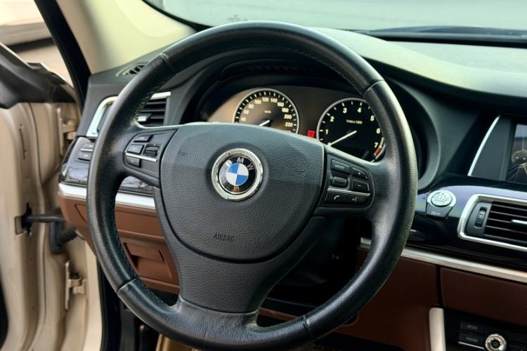 Used BMW 5 Series GT 2014 528i Leading Model Steering Wheel