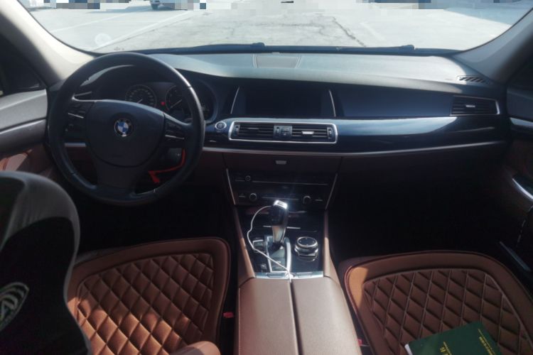 Used BMW 5 Series GT 2014 528i Leading Model Center Console