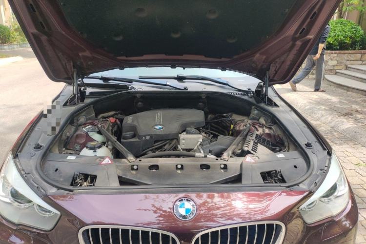 Used BMW 5 Series GT 2014 528i Leading Model Engine Bay