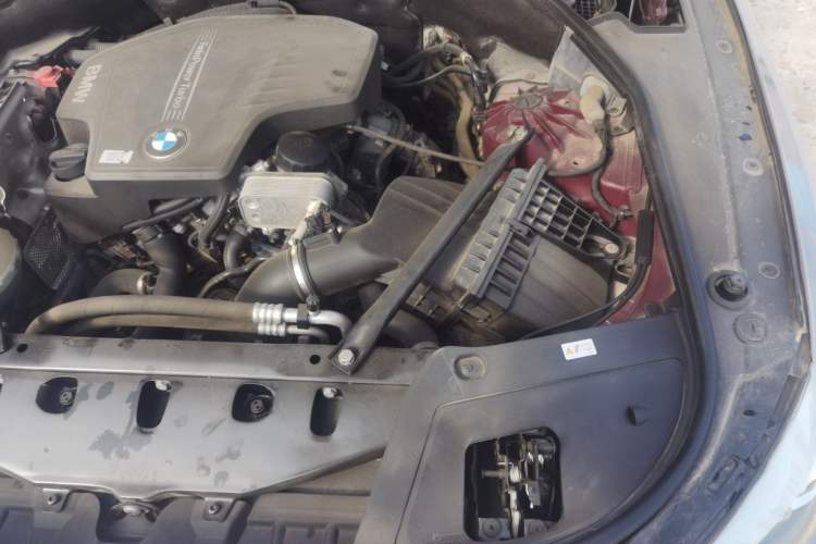 Used BMW 5 Series GT 2014 528i Leading Model Engine Bay Left