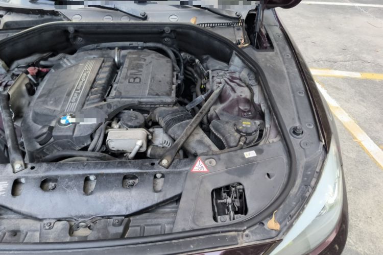 Used BMW 5 Series GT 2014 535i Luxury Edition Engine Bay Left