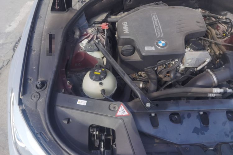 Used BMW 5 Series GT 2014 528i Leading Model Engine Bay Right