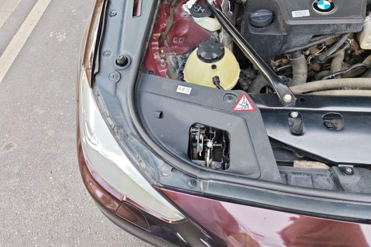 Used BMW 5 Series GT 2014 528i Luxury Edition Engine Bay Right