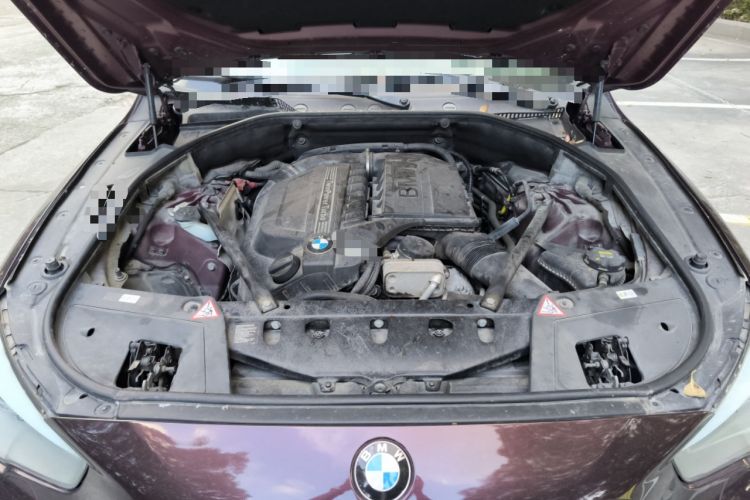 Used BMW 5 Series GT 2014 535i Luxury Edition Engine Bay