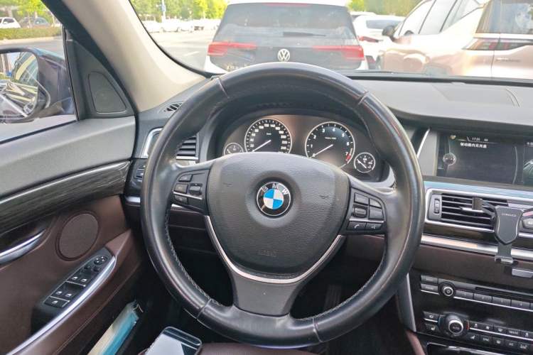 Used BMW 5 Series GT 2014 528i Luxury Edition Steering Wheel